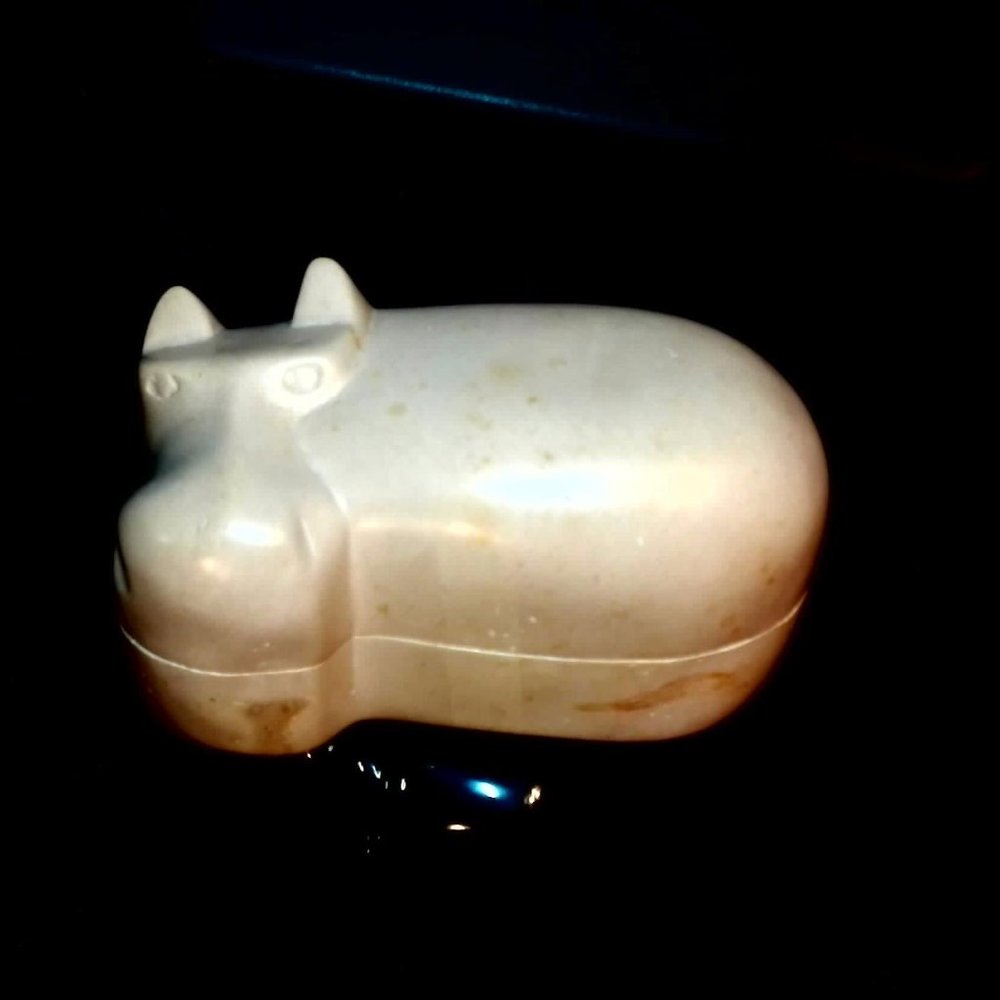Hippo trinket box.
